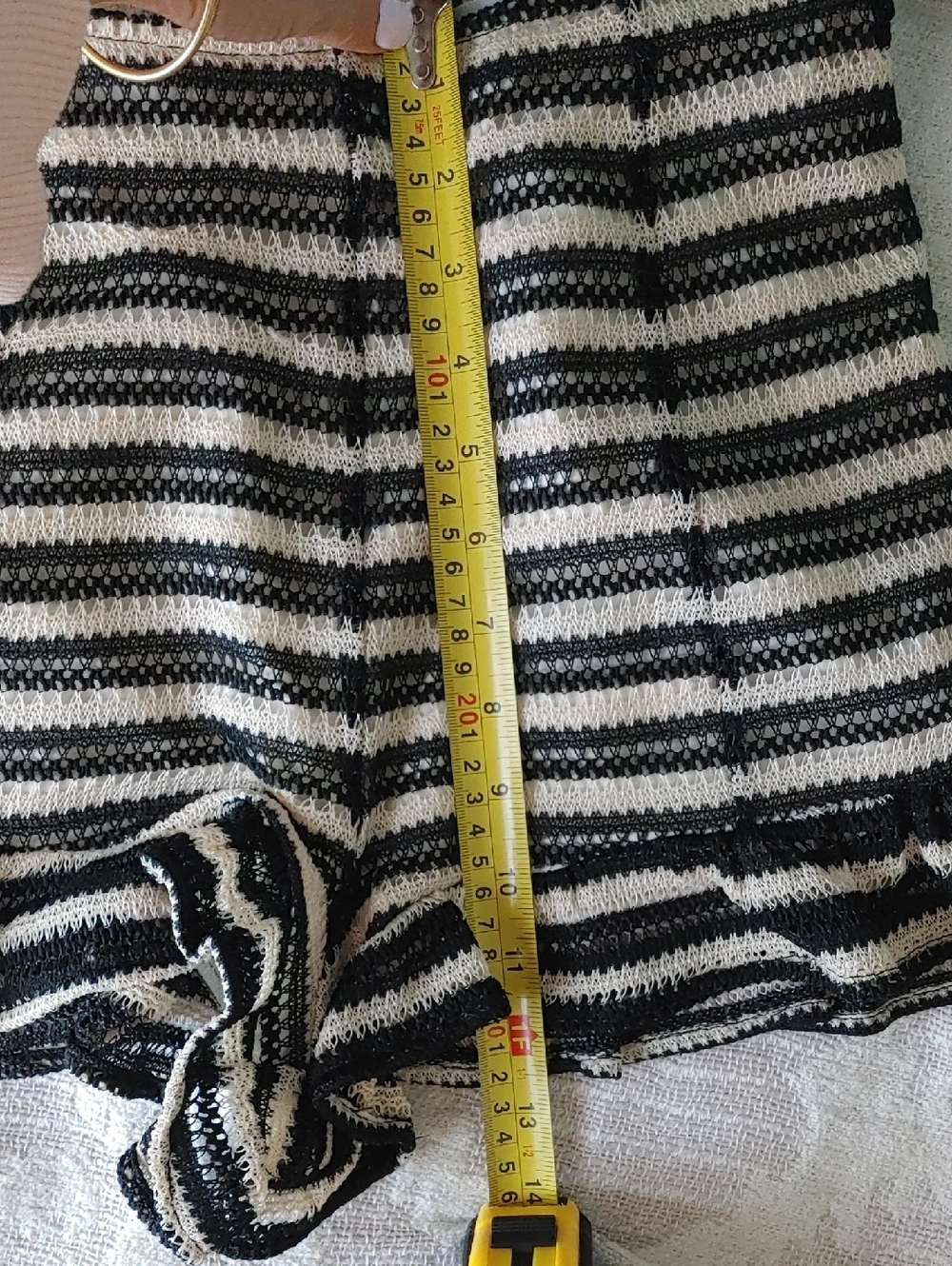 Guess BNWOT Striped High Waist Knit Shorts - Picture 6 of 7